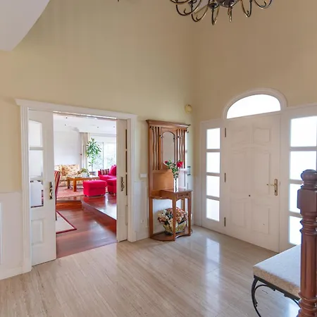 Holiday home Entre Santander Y Cabarceno Con Piscina