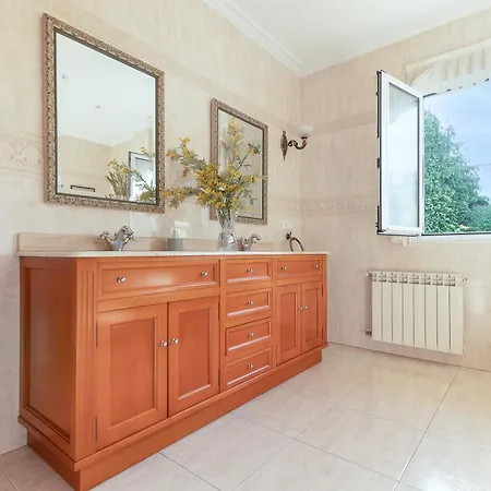 Entre Santander Y Cabarceno Con Piscina Casa vacanze Revilla De Camargo